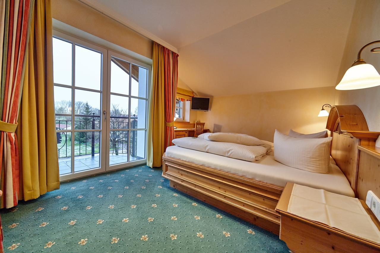 Landhotel Gruener Baum Westendorf  Buitenkant foto